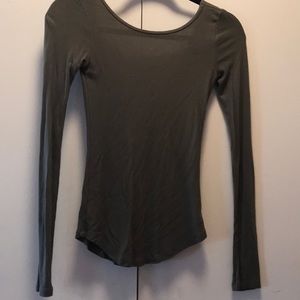 Casual fitted top with sloping back